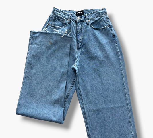 FASHION NOVA STRAIGHT BAGGY | SIZE 40-42