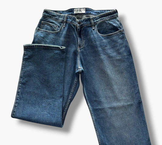 HOLLISTER RELAXED STRAIGHT | SIZE 44