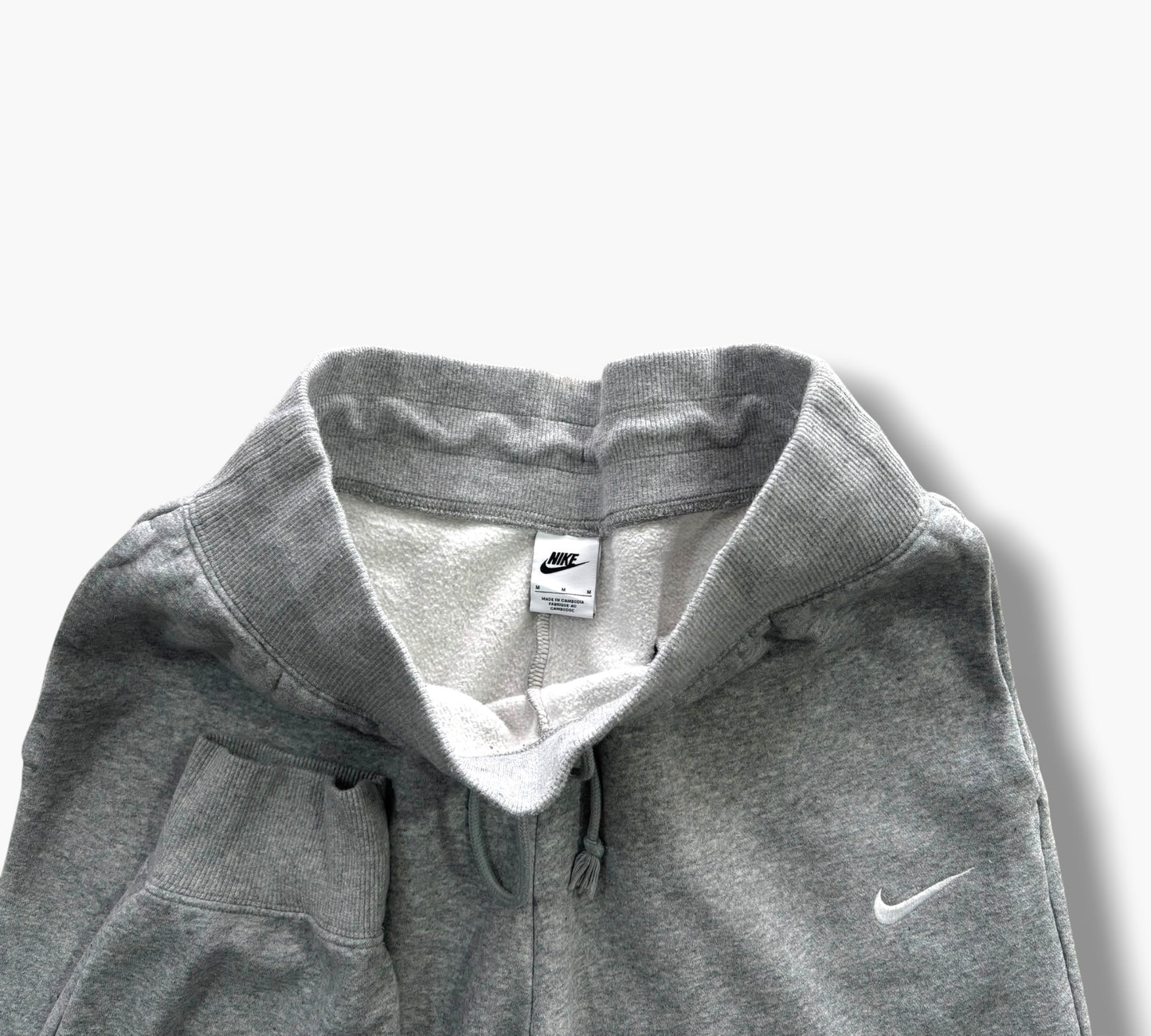 NIKE | SIZE M