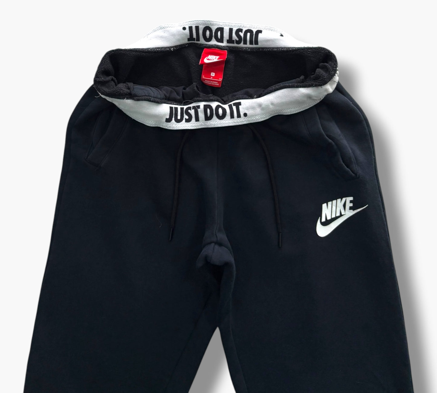NIKE | SIZE S